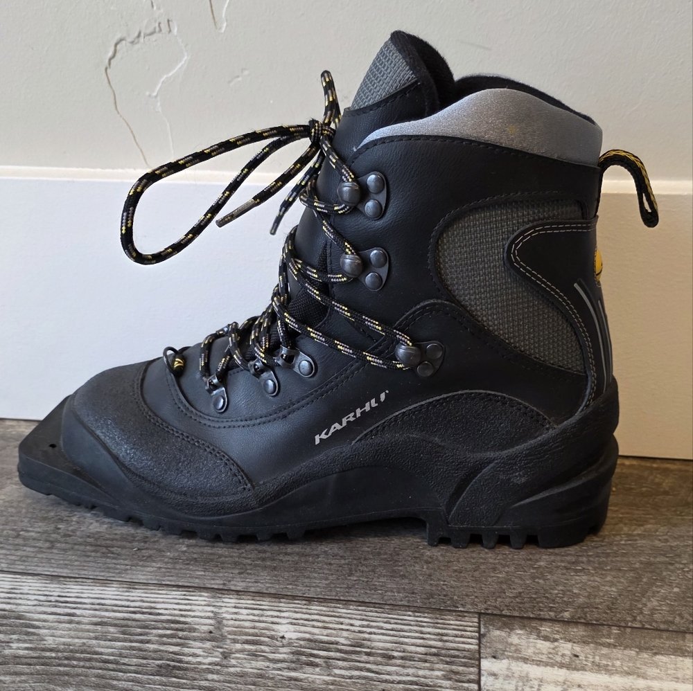 Karhu Womens Nordic Cross Country Ski Boots Three Pin Size 7